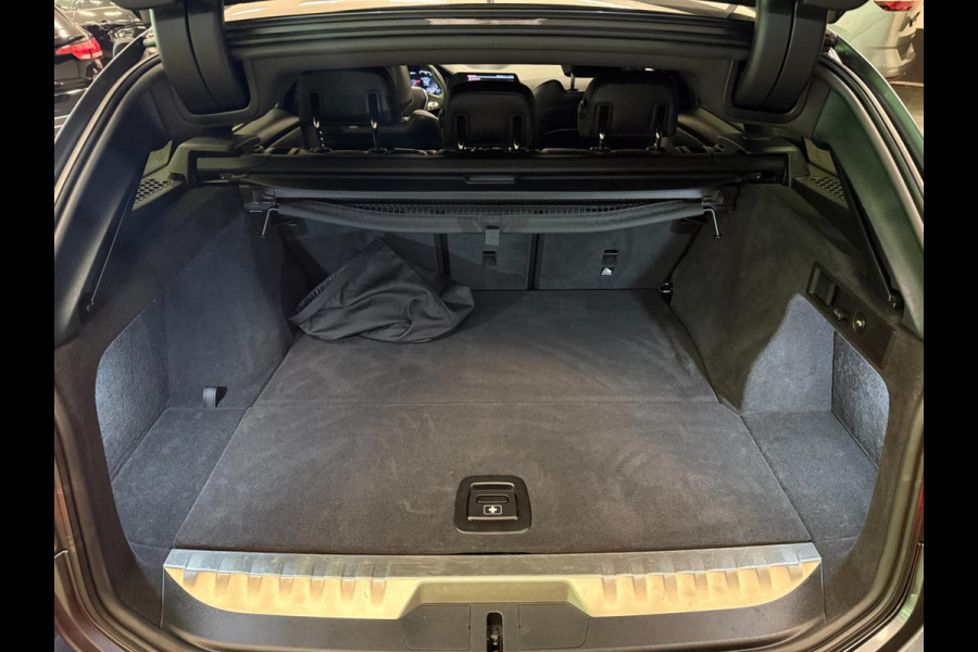 BMW 3 Serie Touring 330e xDrive BLACK-LINE SPORT NAVI/V-COCKPIT/DAB/CARPLAY/SFEERVERL/CAM/