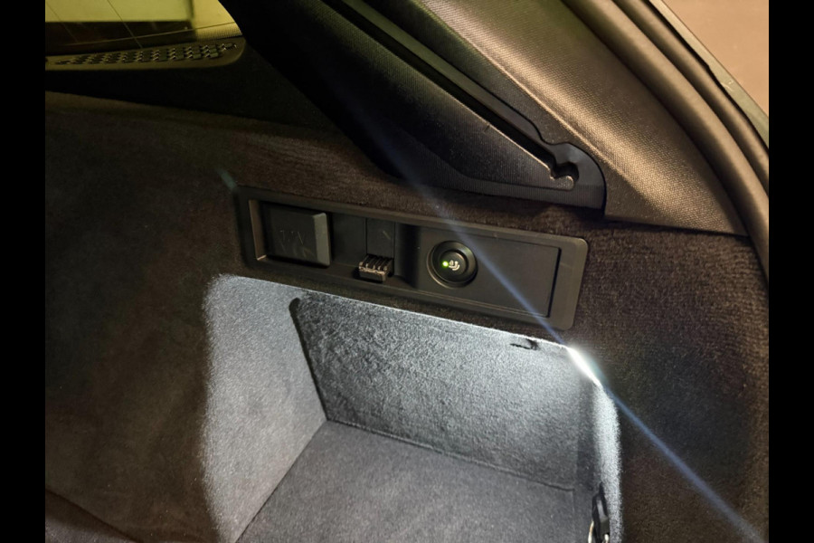 BMW 3 Serie Touring 330e xDrive BLACK-LINE SPORT NAVI/V-COCKPIT/DAB/CARPLAY/SFEERVERL/CAM/