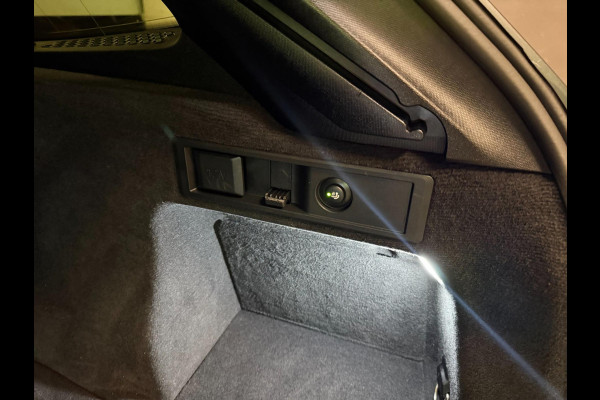 BMW 3 Serie Touring 330e xDrive BLACK-LINE SPORT NAVI/V-COCKPIT/DAB/CARPLAY/SFEERVERL/CAM/