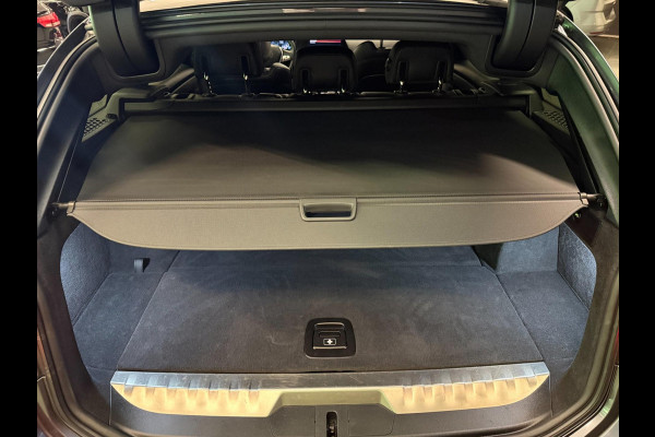 BMW 3 Serie Touring 330e xDrive BLACK-LINE SPORT NAVI/V-COCKPIT/DAB/CARPLAY/SFEERVERL/CAM/