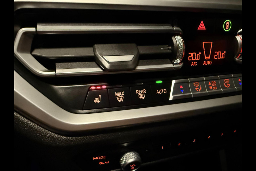 BMW 3 Serie Touring 330e xDrive BLACK-LINE SPORT NAVI/V-COCKPIT/DAB/CARPLAY/SFEERVERL/CAM/
