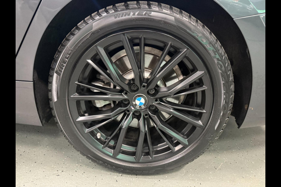 BMW 3 Serie Touring 330e xDrive BLACK-LINE SPORT NAVI/V-COCKPIT/DAB/CARPLAY/SFEERVERL/CAM/