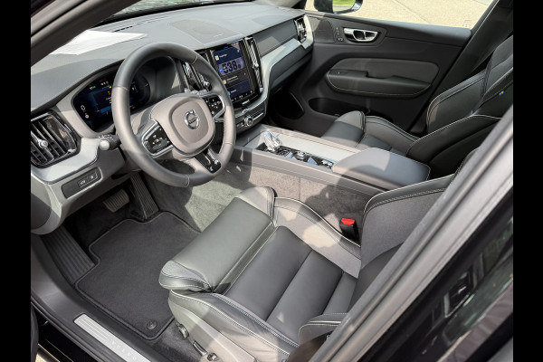 Volvo XC60 T8 (455pk) Recharge AWD Plus Black Edition ** Panodak ** HUD ** H&K ** 360 camera ** Trekhaak NP 80K **