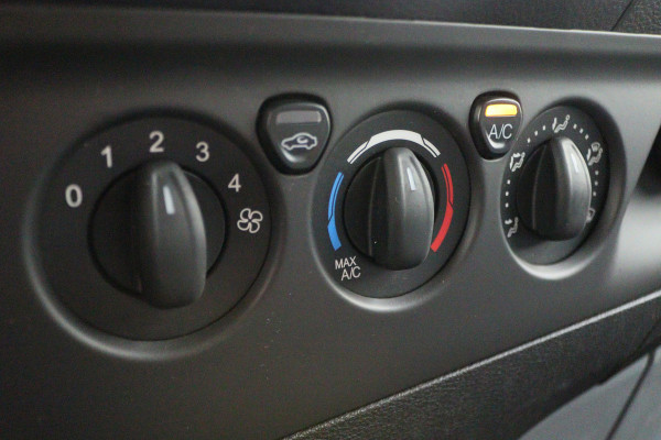Ford Transit Custom 340 2.0 TDCI L1H1 Limited Automaat Xenon, Elektr. Stoel, Camera, Navigatie, Stoelverw., Trekhaak, 18"