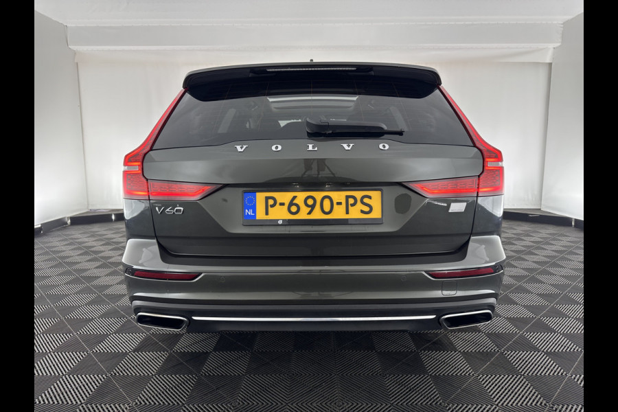 Volvo V60 2.0 T6 Plug-in hybrid AWD Plus Bright (INCL.BTW) *PANO | LUXURY-LEATHER | FULL-LED | DIGI-COCKPIT | NAVI-FULLMAP | HEATED-SPORTSEATS | KEYLESS | ECC | PDC | CRUISE | 18''ALU*