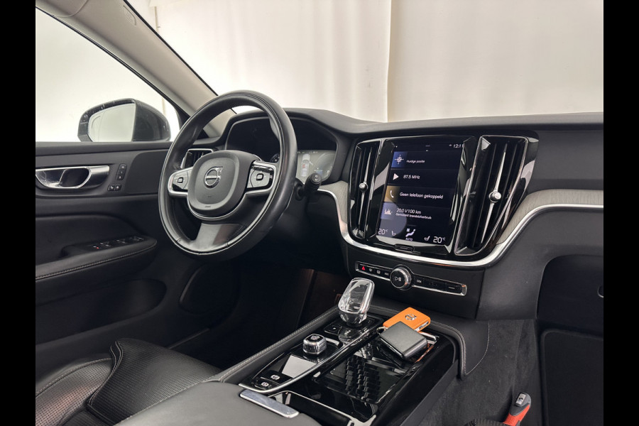 Volvo V60 2.0 T6 Plug-in hybrid AWD Plus Bright (INCL.BTW) *PANO | LUXURY-LEATHER | FULL-LED | DIGI-COCKPIT | NAVI-FULLMAP | HEATED-SPORTSEATS | KEYLESS | ECC | PDC | CRUISE | 18''ALU*