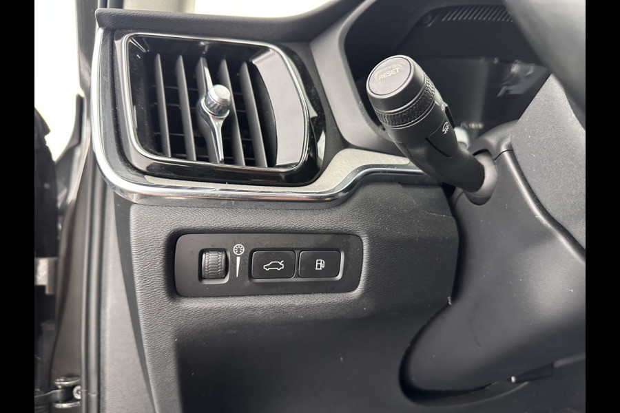Volvo V60 2.0 T6 Plug-in hybrid AWD Plus Bright (INCL.BTW) *PANO | LUXURY-LEATHER | FULL-LED | DIGI-COCKPIT | NAVI-FULLMAP | HEATED-SPORTSEATS | KEYLESS | ECC | PDC | CRUISE | 18''ALU*