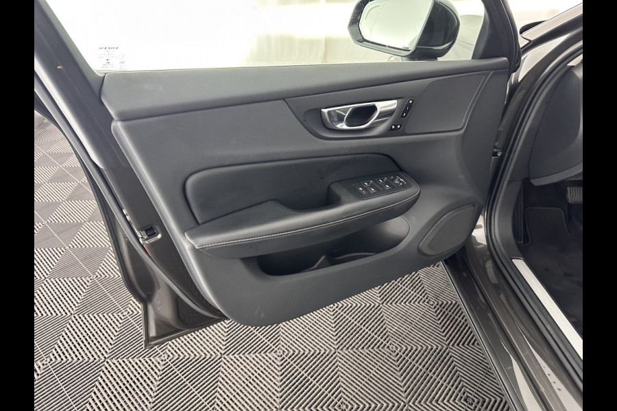 Volvo V60 2.0 T6 Plug-in hybrid AWD Plus Bright (INCL.BTW) *PANO | LUXURY-LEATHER | FULL-LED | DIGI-COCKPIT | NAVI-FULLMAP | HEATED-SPORTSEATS | KEYLESS | ECC | PDC | CRUISE | 18''ALU*