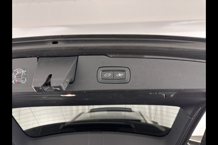 Volvo V60 2.0 T6 Plug-in hybrid AWD Plus Bright (INCL.BTW) *PANO | LUXURY-LEATHER | FULL-LED | DIGI-COCKPIT | NAVI-FULLMAP | HEATED-SPORTSEATS | KEYLESS | ECC | PDC | CRUISE | 18''ALU*
