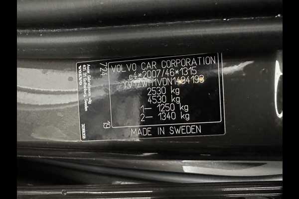 Volvo V60 2.0 T6 Plug-in hybrid AWD Plus Bright (INCL.BTW) *PANO | LUXURY-LEATHER | FULL-LED | DIGI-COCKPIT | NAVI-FULLMAP | HEATED-SPORTSEATS | KEYLESS | ECC | PDC | CRUISE | 18''ALU*