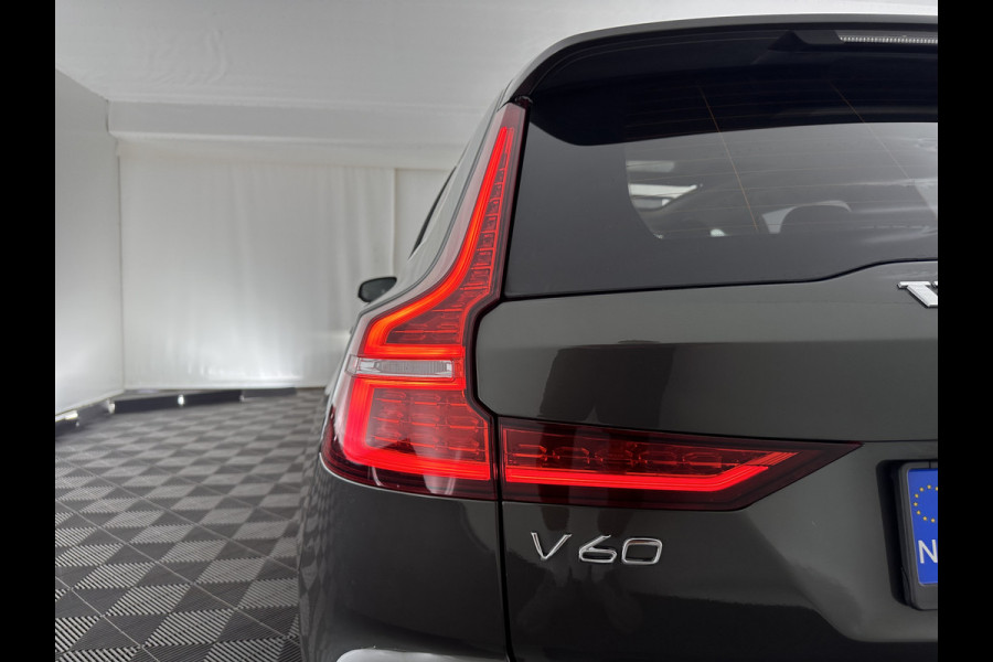 Volvo V60 2.0 T6 Plug-in hybrid AWD Plus Bright (INCL.BTW) *PANO | LUXURY-LEATHER | FULL-LED | DIGI-COCKPIT | NAVI-FULLMAP | HEATED-SPORTSEATS | KEYLESS | ECC | PDC | CRUISE | 18''ALU*
