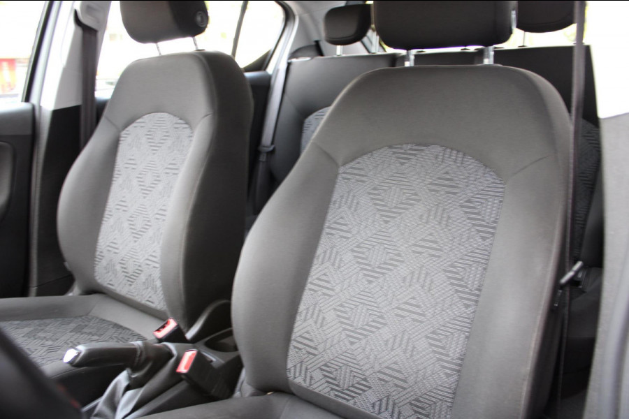 Opel Corsa 1.4 Favourite Airco Navi PDC Apple Carplay Nap