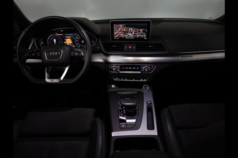 Audi Q5 55 TFSI e quattro Competition 367pk Plug in Hubrid | Luchtvering | Trekhaak | Lichtmetalen velgen