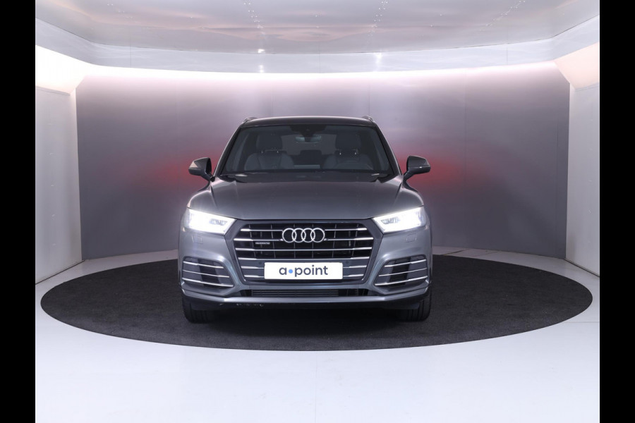 Audi Q5 55 TFSI e quattro Competition 367pk Plug in Hubrid | Luchtvering | Trekhaak | Lichtmetalen velgen