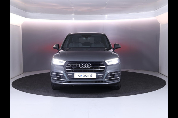 Audi Q5 55 TFSI e quattro Competition 367pk Plug in Hubrid | Luchtvering | Trekhaak | Lichtmetalen velgen