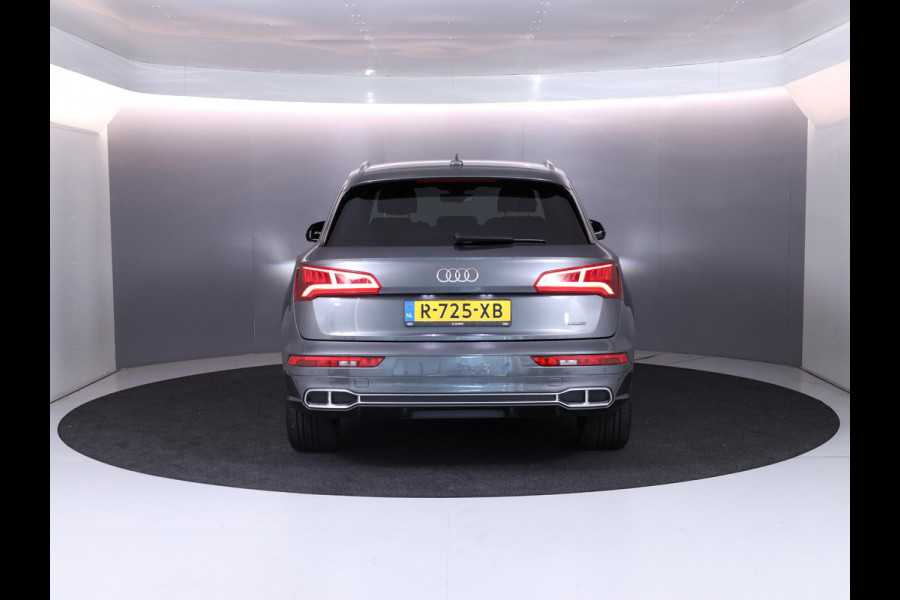 Audi Q5 55 TFSI e quattro Competition 367pk Plug in Hubrid | Luchtvering | Trekhaak | Lichtmetalen velgen