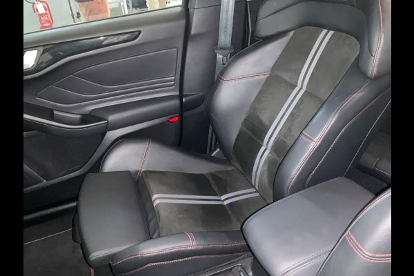Ford Focus 2.3 EcoBoost ST-X | 280pk | Winter Pack | Camera | Head up Display | AGR-Stoelen | Sper Differentieel