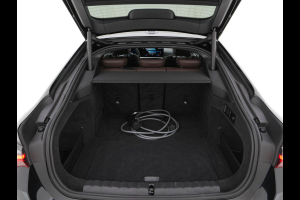 BMW i4 M50 High Executive 84 kWh M-Sportpack [ 3-Fase ] (INCL.BTW) Aut. *HEAD-UP | LUXURY-LEATHER | LASER-LIGHT | ADAPTIVE-CRUISE | HARMAN/KARDON | TOP-VIEW | SPORTSEATS | BLIND-SPOT | WIDE-SCREEN | KEYLESS | DAB+ | NAVI-FULLMAP | 19''ALU | TOWBAR