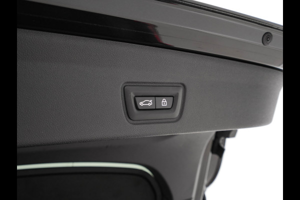 BMW i4 M50 High Executive 84 kWh M-Sportpack [ 3-Fase ] (INCL.BTW) Aut. *HEAD-UP | LUXURY-LEATHER | LASER-LIGHT | ADAPTIVE-CRUISE | HARMAN/KARDON | TOP-VIEW | SPORTSEATS | BLIND-SPOT | WIDE-SCREEN | KEYLESS | DAB+ | NAVI-FULLMAP | 19''ALU | TOWBAR