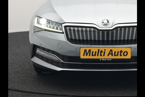 Škoda Superb Combi TSI iV Lauren & Klement Plug In Hybrid 218pk Dealer O.H PHEV | Trekhaak Af Fabriek | Panodak | Camera | Crystal LED | Canton Audio | Lederen Sportstoelen Memory & Ventilatie | Cruise Control | Apple Carplay | Navigatie | Keyless | DAB |