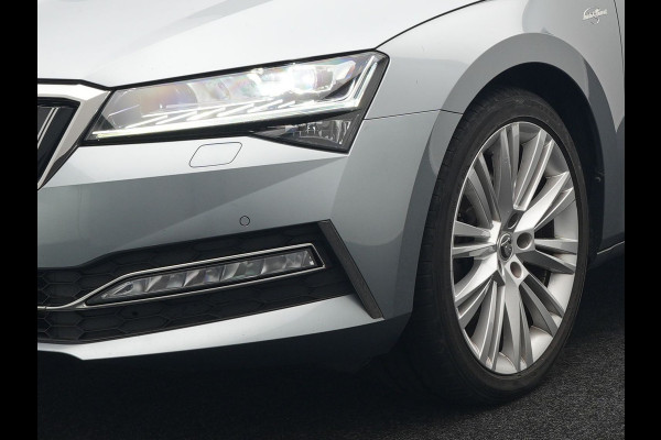 Škoda Superb Combi TSI iV Lauren & Klement Plug In Hybrid 218pk Dealer O.H PHEV | Trekhaak Af Fabriek | Panodak | Camera | Crystal LED | Canton Audio | Lederen Sportstoelen Memory & Ventilatie | Cruise Control | Apple Carplay | Navigatie | Keyless | DAB |