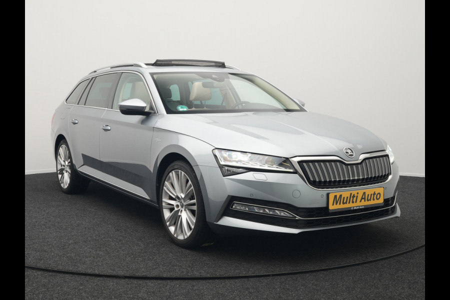 Škoda Superb Combi TSI iV Lauren & Klement Plug In Hybrid 218pk Dealer O.H PHEV | Trekhaak Af Fabriek | Panodak | Camera | Crystal LED | Canton Audio | Lederen Sportstoelen Memory & Ventilatie | Cruise Control | Apple Carplay | Navigatie | Keyless | DAB |