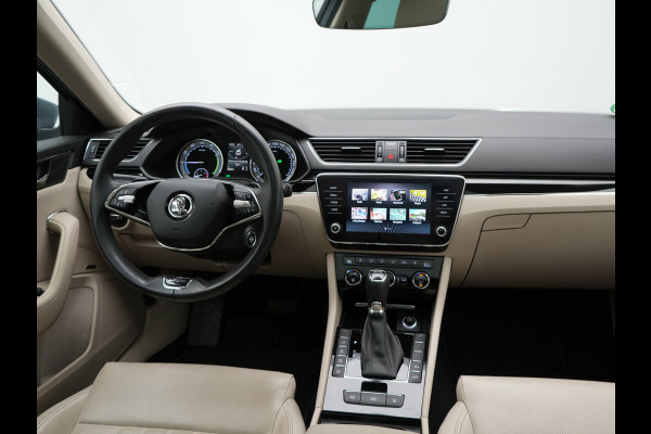 Škoda Superb Combi TSI iV Lauren & Klement Plug In Hybrid 218pk Dealer O.H PHEV | Trekhaak Af Fabriek | Panodak | Camera | Crystal LED | Canton Audio | Lederen Sportstoelen Memory & Ventilatie | Cruise Control | Apple Carplay | Navigatie | Keyless | DAB |