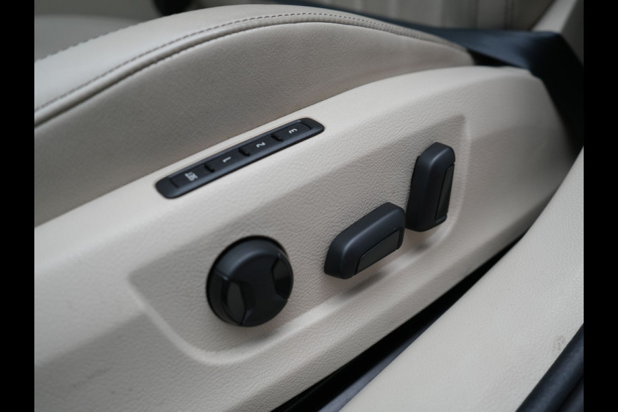 Škoda Superb Combi TSI iV Lauren & Klement Plug In Hybrid 218pk Dealer O.H PHEV | Trekhaak Af Fabriek | Panodak | Camera | Crystal LED | Canton Audio | Lederen Sportstoelen Memory & Ventilatie | Cruise Control | Apple Carplay | Navigatie | Keyless | DAB |