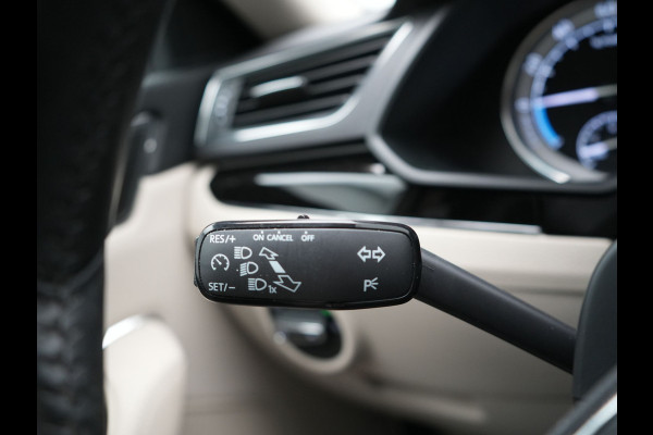 Škoda Superb Combi TSI iV Lauren & Klement Plug In Hybrid 218pk Dealer O.H PHEV | Trekhaak Af Fabriek | Panodak | Camera | Crystal LED | Canton Audio | Lederen Sportstoelen Memory & Ventilatie | Cruise Control | Apple Carplay | Navigatie | Keyless | DAB |