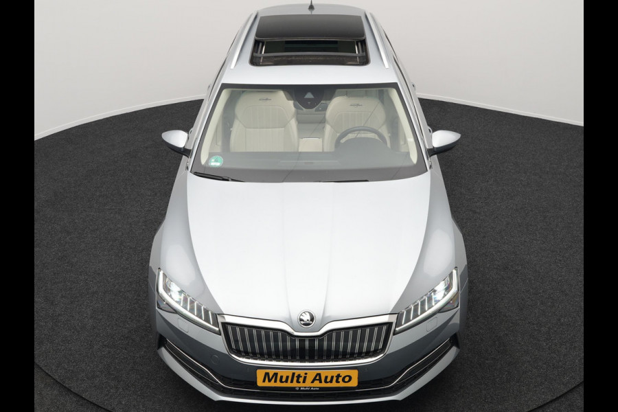 Škoda Superb Combi TSI iV Lauren & Klement Plug In Hybrid 218pk Dealer O.H PHEV | Trekhaak Af Fabriek | Panodak | Camera | Crystal LED | Canton Audio | Lederen Sportstoelen Memory & Ventilatie | Cruise Control | Apple Carplay | Navigatie | Keyless | DAB |