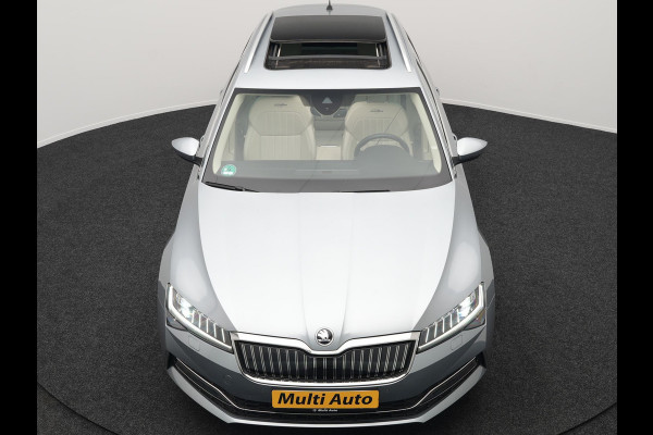 Škoda Superb Combi TSI iV Lauren & Klement Plug In Hybrid 218pk Dealer O.H PHEV | Trekhaak Af Fabriek | Panodak | Camera | Crystal LED | Canton Audio | Lederen Sportstoelen Memory & Ventilatie | Cruise Control | Apple Carplay | Navigatie | Keyless | DAB |