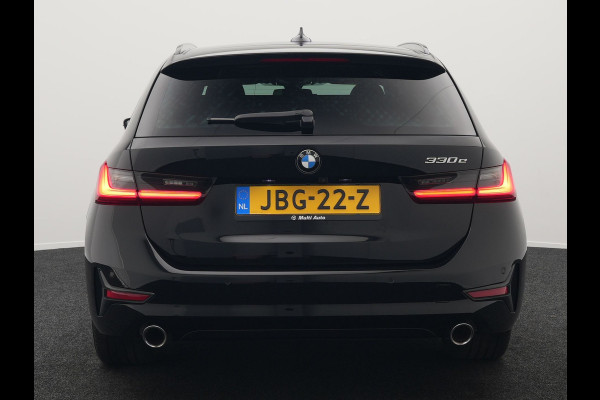 BMW 3 Serie Touring 330e Sportline Plug In Hybrid 293pk Dealer O.H PHEV | Camera | Cruise Control | Apple Carplay | Harman & Kardon | Lederen Sportstoelen Verwarmd | Front Assist | Navigatie | Sfeerverlichting | Virtual | DAB |