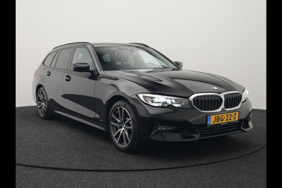 BMW 3 Serie Touring 330e Sportline Plug In Hybrid 293pk Dealer O.H PHEV | Camera | Cruise Control | Apple Carplay | Harman & Kardon | Lederen Sportstoelen Verwarmd | Front Assist | Navigatie | Sfeerverlichting | Virtual | DAB |
