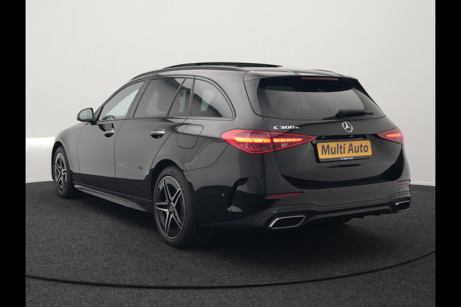 Mercedes-Benz C-Klasse Estate 300 e AMG Line Plug In Hybrid 320pk Dealer O.H NIEUW MODEL PHEV | Panodak | 360 Camera | Adaptive Cruise | Lederen Sportstoelen Massage & Memory | Sfeerverlichting | Keyless | Navigatie | Virtual | DAB |
