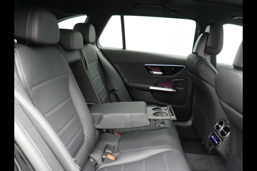 Mercedes-Benz C-Klasse Estate 300 e AMG Line Plug In Hybrid 320pk Dealer O.H NIEUW MODEL PHEV | Panodak | 360 Camera | Adaptive Cruise | Lederen Sportstoelen Massage & Memory | Sfeerverlichting | Keyless | Navigatie | Virtual | DAB |