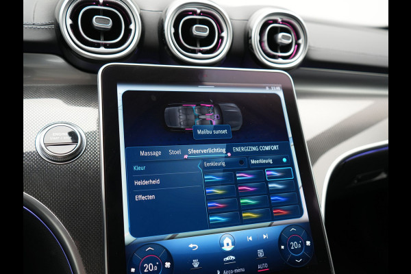 Mercedes-Benz C-Klasse Estate 300 e AMG Line Plug In Hybrid 320pk Dealer O.H NIEUW MODEL PHEV | Panodak | 360 Camera | Adaptive Cruise | Lederen Sportstoelen Massage & Memory | Sfeerverlichting | Keyless | Navigatie | Virtual | DAB |