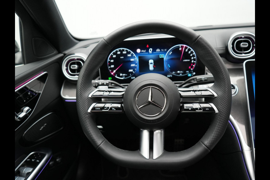 Mercedes-Benz C-Klasse Estate 300 e AMG Line Plug In Hybrid 320pk Dealer O.H NIEUW MODEL PHEV | Panodak | 360 Camera | Adaptive Cruise | Lederen Sportstoelen Massage & Memory | Sfeerverlichting | Keyless | Navigatie | Virtual | DAB |