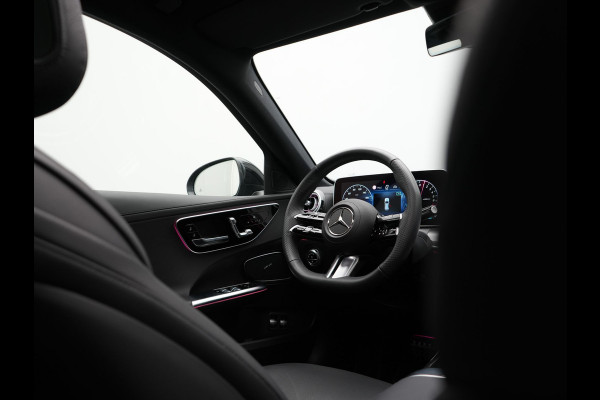 Mercedes-Benz C-Klasse Estate 300 e AMG Line Plug In Hybrid 320pk Dealer O.H NIEUW MODEL PHEV | Panodak | 360 Camera | Adaptive Cruise | Lederen Sportstoelen Massage & Memory | Sfeerverlichting | Keyless | Navigatie | Virtual | DAB |