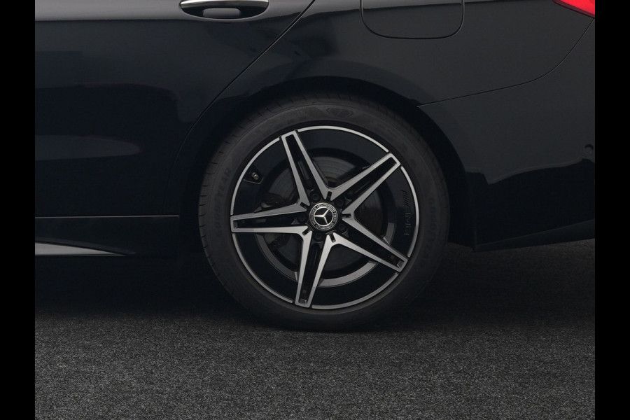 Mercedes-Benz C-Klasse Estate 300 e AMG Line Plug In Hybrid 320pk Dealer O.H NIEUW MODEL PHEV | Panodak | 360 Camera | Adaptive Cruise | Lederen Sportstoelen Massage & Memory | Sfeerverlichting | Keyless | Navigatie | Virtual | DAB |