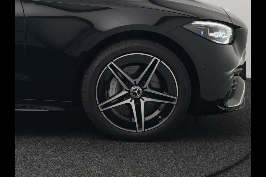 Mercedes-Benz C-Klasse Estate 300 e AMG Line Plug In Hybrid 320pk Dealer O.H NIEUW MODEL PHEV | Panodak | 360 Camera | Adaptive Cruise | Lederen Sportstoelen Massage & Memory | Sfeerverlichting | Keyless | Navigatie | Virtual | DAB |