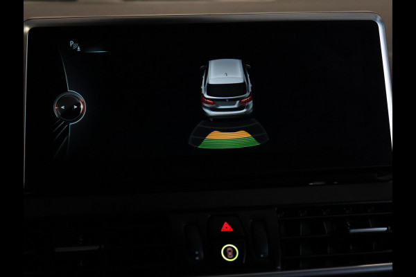 BMW 2 Serie Active Tourer 218i Centennial High Executive M Pakket [HEAD-UP DISPLAY, CRUISE CONTROL, PDC ACHTER, SFEERVERLICHTING, STOELVERWARMING, BLUETOOTH,  AIRCO, LED, NIEUWSTAAT]