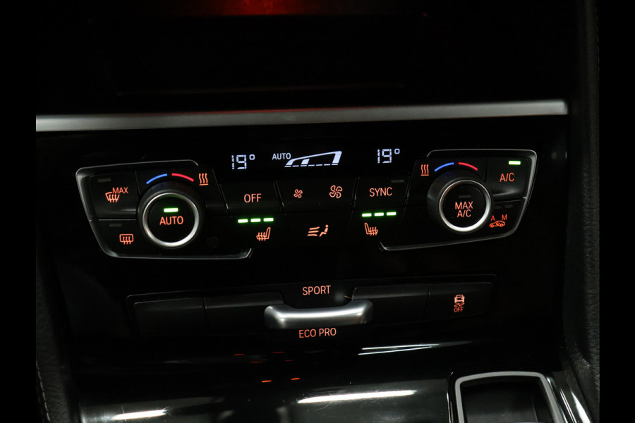BMW 2 Serie Active Tourer 218i Centennial High Executive M Pakket [HEAD-UP DISPLAY, CRUISE CONTROL, PDC ACHTER, SFEERVERLICHTING, STOELVERWARMING, BLUETOOTH,  AIRCO, LED, NIEUWSTAAT]