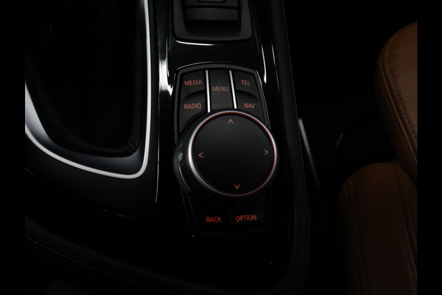 BMW 2 Serie Active Tourer 218i Centennial High Executive M Pakket [HEAD-UP DISPLAY, CRUISE CONTROL, PDC ACHTER, SFEERVERLICHTING, STOELVERWARMING, BLUETOOTH,  AIRCO, LED, NIEUWSTAAT]