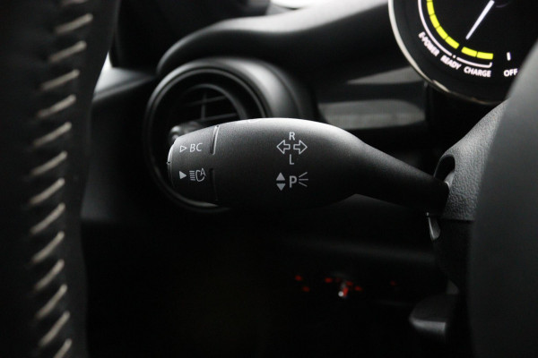 MINI Mini Electric Yours 33 kWh*AUTOM.*ECC*CRUISE*PANO*H&K*