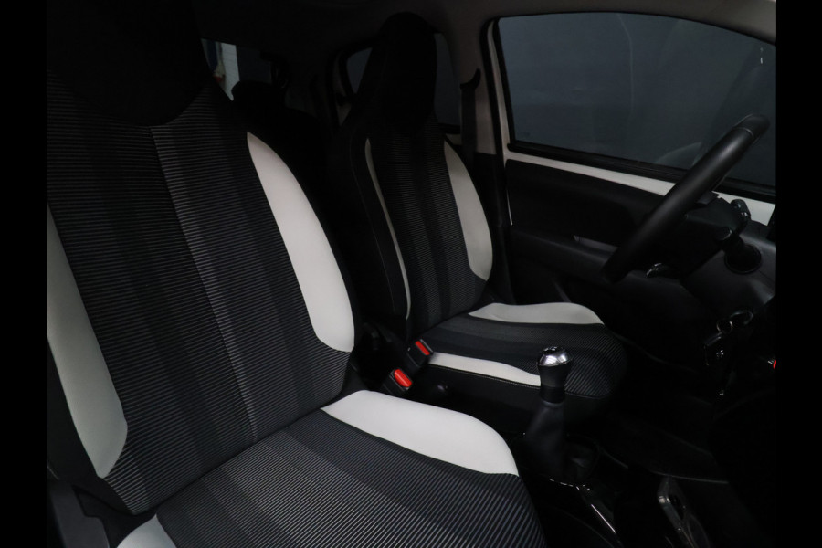 Peugeot 108 1.2 Puretech Allure CABRIO [CRUISE CONTROL, GROOT SCHERM, BLUETOOTH, CLIMATE CONTROL, NIEUWSTAAT]