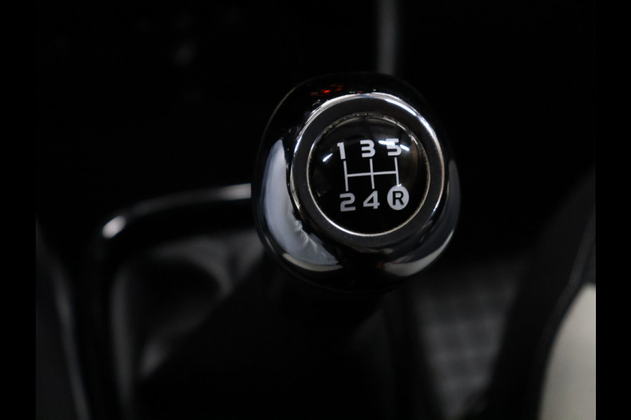 Peugeot 108 1.2 Puretech Allure CABRIO [CRUISE CONTROL, GROOT SCHERM, BLUETOOTH, CLIMATE CONTROL, NIEUWSTAAT]