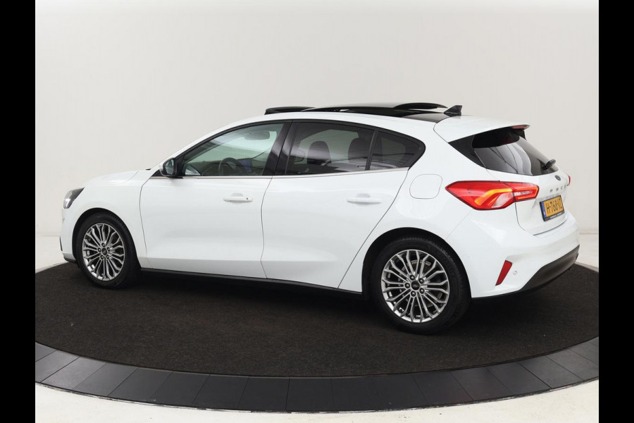 Ford Focus 1.0 EcoBoost Titanium | Panoramadak | Head-Up | Stoel & stuurverwarming | Adaptive cruise | B&O Sound | Full LED | Carplay | Keyless | Climate control | Navigatie | Parkeerhulp