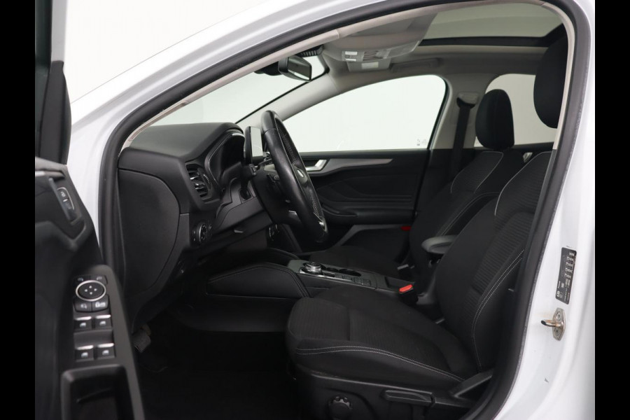 Ford Focus 1.0 EcoBoost Titanium | Panoramadak | Head-Up | Stoel & stuurverwarming | Adaptive cruise | B&O Sound | Full LED | Carplay | Keyless | Climate control | Navigatie | Parkeerhulp