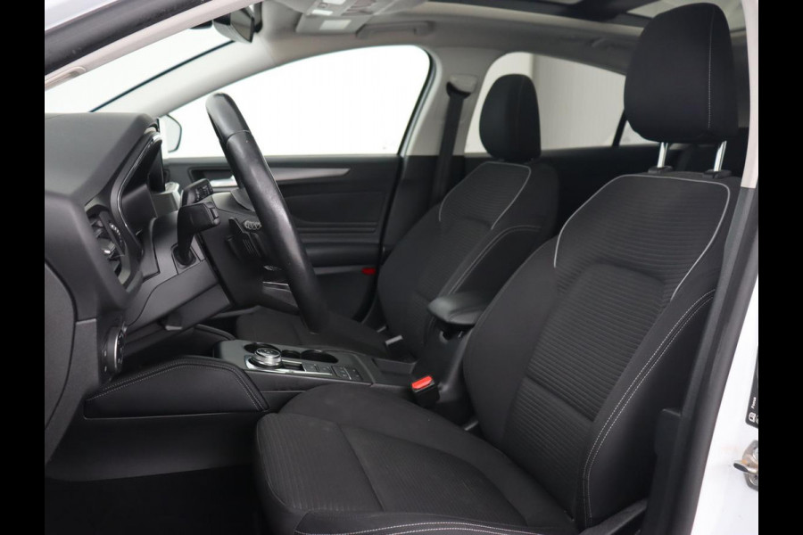 Ford Focus 1.0 EcoBoost Titanium | Panoramadak | Head-Up | Stoel & stuurverwarming | Adaptive cruise | B&O Sound | Full LED | Carplay | Keyless | Climate control | Navigatie | Parkeerhulp