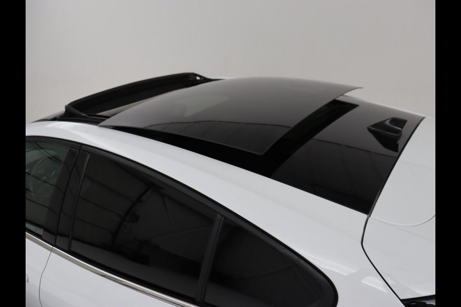 Ford Focus 1.0 EcoBoost Titanium | Panoramadak | Head-Up | Stoel & stuurverwarming | Adaptive cruise | B&O Sound | Full LED | Carplay | Keyless | Climate control | Navigatie | Parkeerhulp
